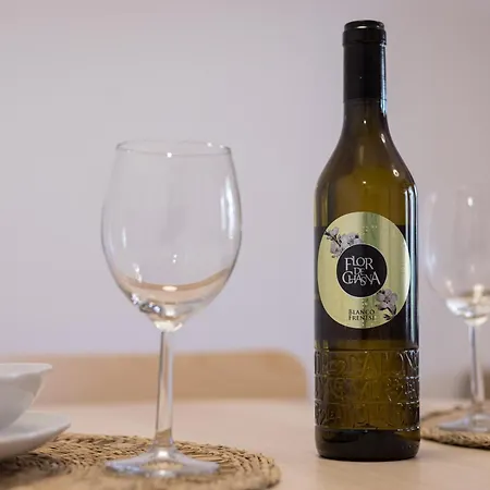 Home2book Modern At Oasis Duna,